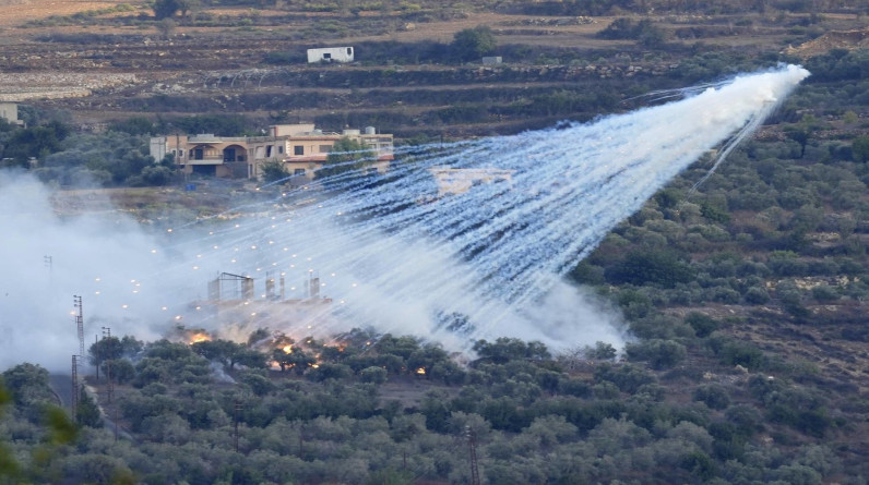 "هيومن رايتس": الجيش الإسرائيلي استخدم الفوسفور الأبيض ضد 17 بلدة لبنانية